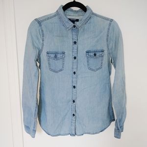 Old Navy Chambray Button Down Shirt